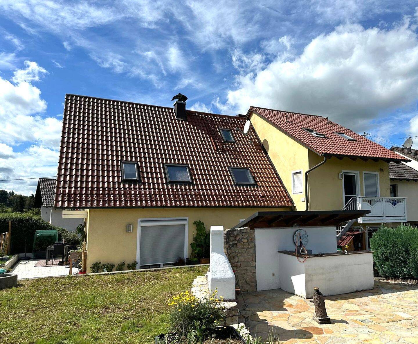 Großes Einfamilienhaus mit zwei Einliegerwohnungen zu verkaufen!, 84405 Dorfen