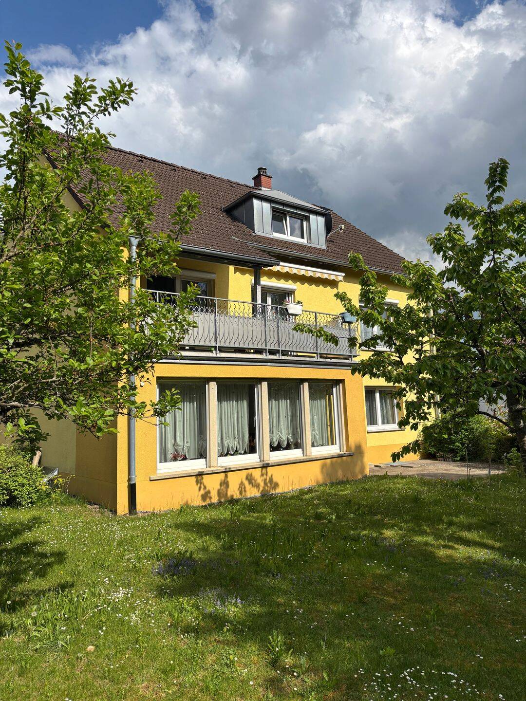Provisionsfreies freistehendes Zweifamilienhaus mit ausgebautem Dachgeschoss Top-Zustand in VS-Schwenningen, 78056 Villingen-Schwenningen