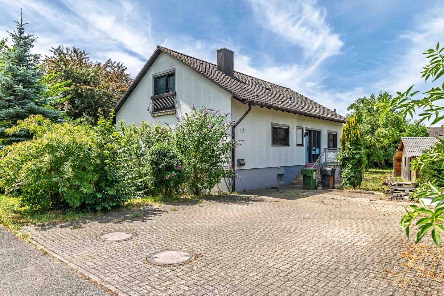 Freistehendes Einfamilienhaus mit großem Grundstück in Rheinau, 77866 Rheinau