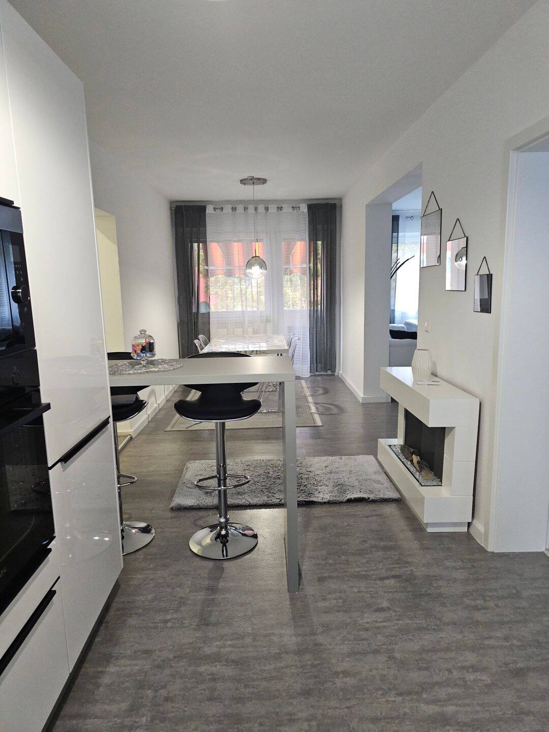 +++ Große moderne 4.-Zi.-Whg. mit Kfz-Stellplatz und Balkon+++, 84478 Waldkraiburg