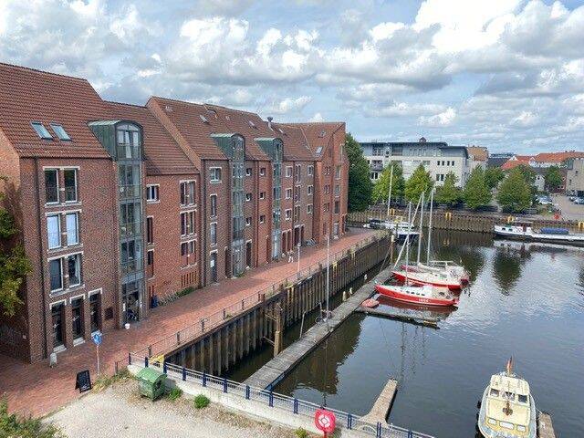 Renovierte Wohnung mit Loggia direkt Am Wendehafen, 26135 Oldenburg (Oldb) (Kreyenbrück Krusenbusch Neuenwege Osternburg Tweelbäke)