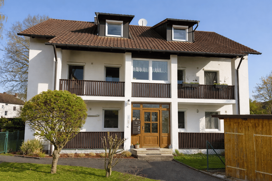 Provisionsfrei* Mehrfamilienhaus mit 6 Wohneinheiten und Entwicklungspotenzial in Oberreichenbach bei Herzogenaurach – Provisionsfrei –, 91097 Oberreichenbach