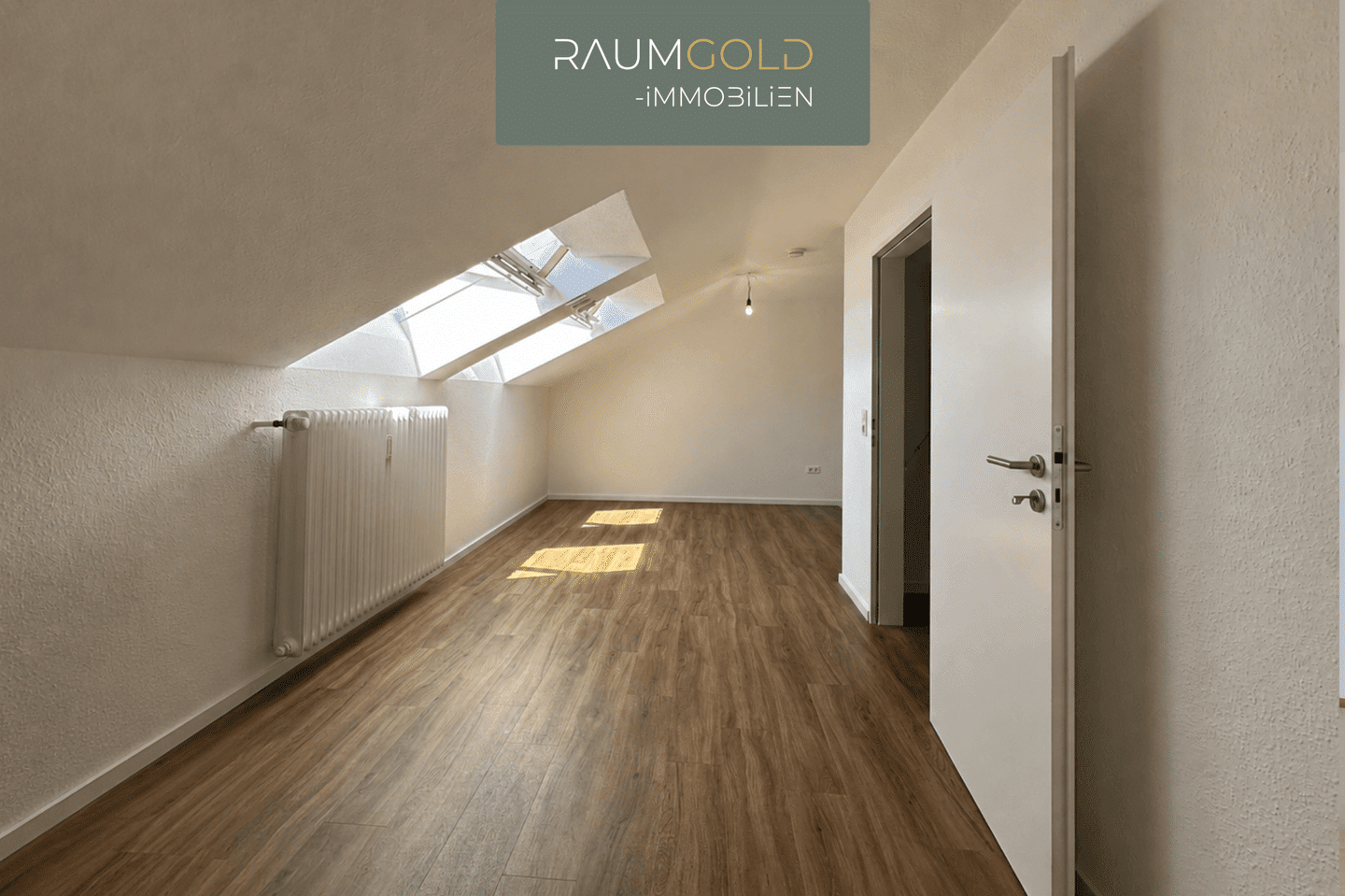 Charmante Dachgeschosswohnung mit Einbauküche in Lörrach-Brombach, 79541 Lörrach
