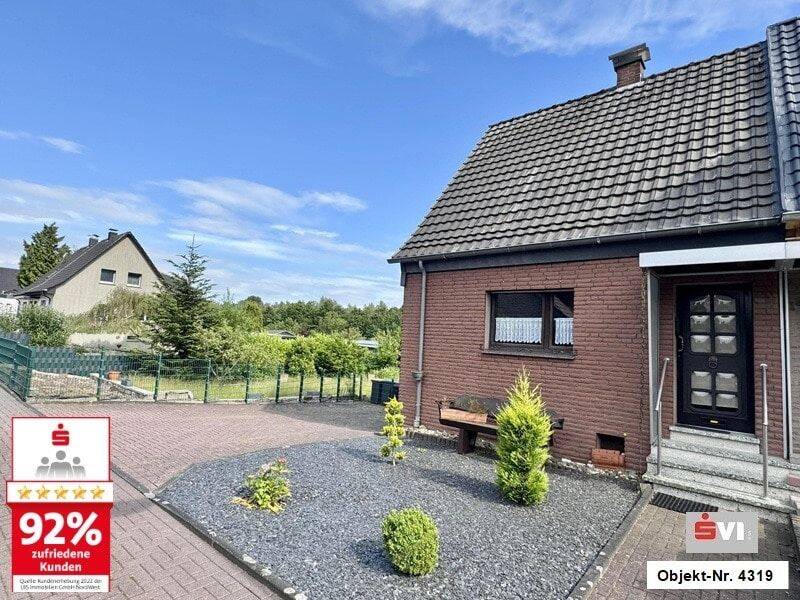 Kleine Doppelhaushälfte mit Erweiterungs- und Bebauungsmöglichkeit auf 606 m² großem Südgrundstück, 46539 Dinslaken