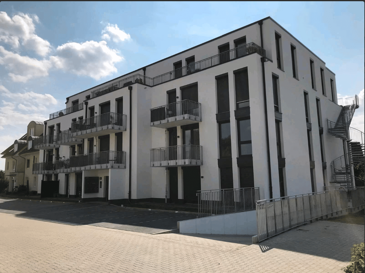 Moderne 3-Zimmer-Wohnung mit Traumaussicht mit Balkon in Pampow, 19075 Holthusen
