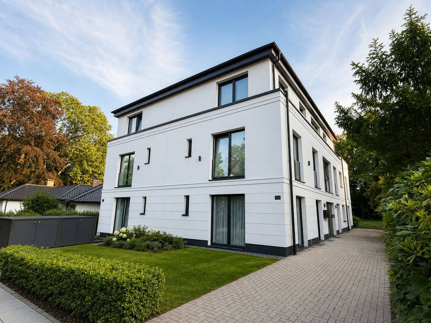 Neuwertiges Mehrfamilienhaus mit sechs vermieteten Wohneinheiten in grüner Lage von Hamburg-Rahlstedt, 22143 Hamburg (Wandsbek Rahlstedt)