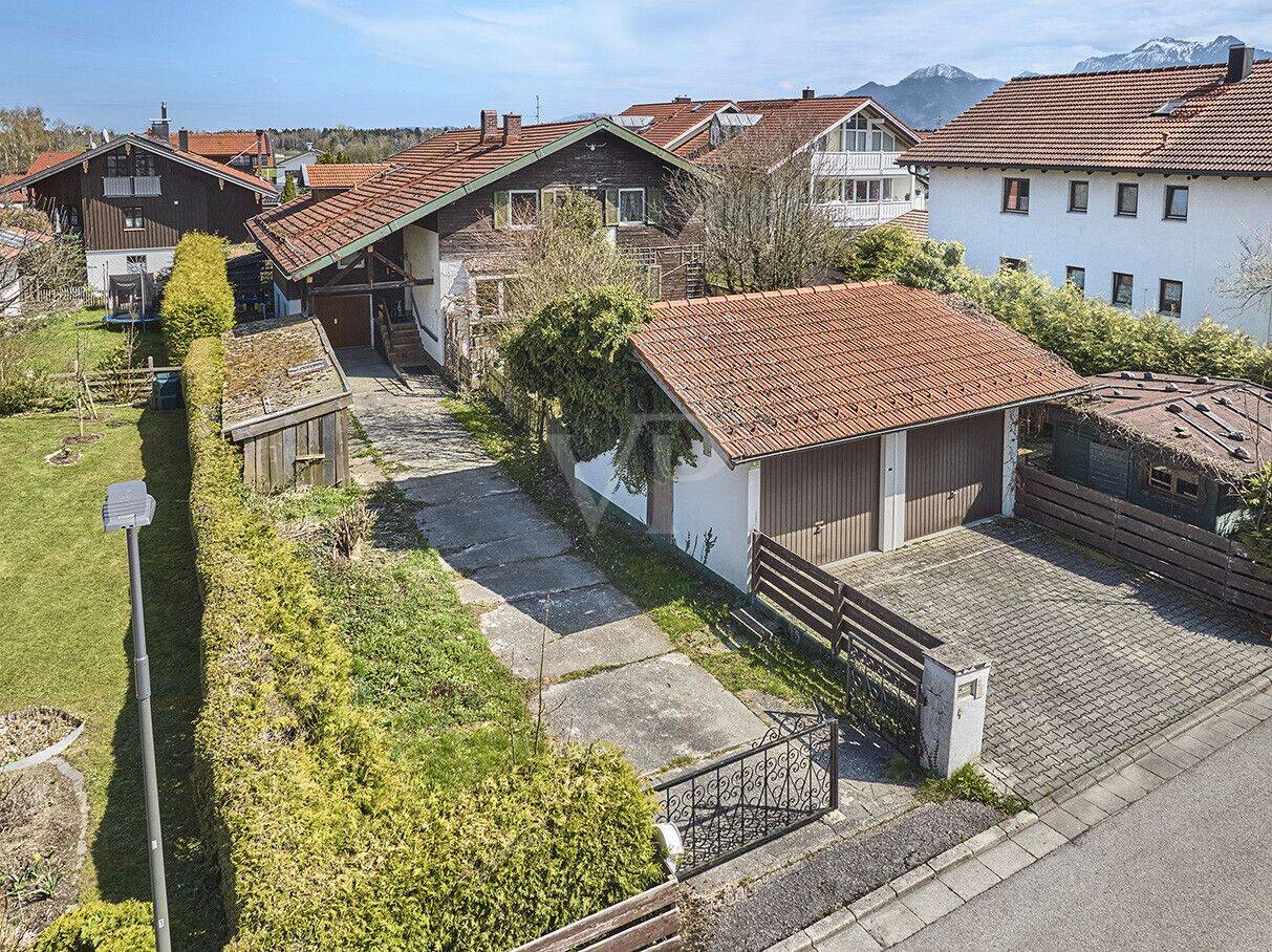 NÄHE KURPARK: Ruhiges zentrales Grundstück mit Altbestand bietet vielseitige Nutzungsmöglichkeiten, 83233 Bernau a. Chiemsee (Bernau)