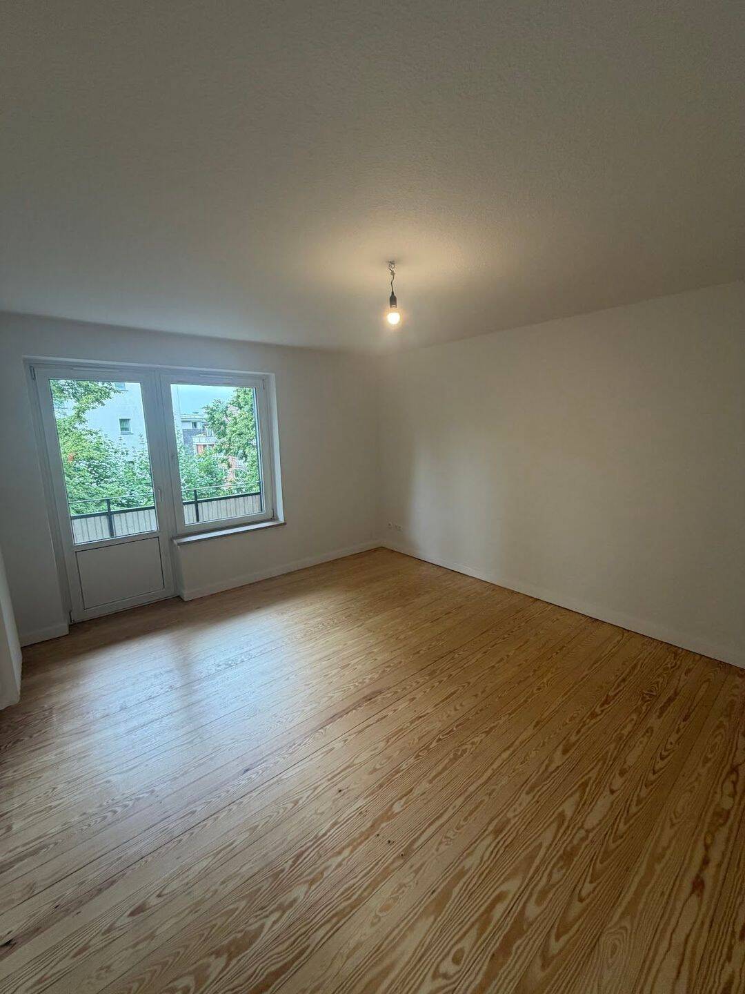 2 Zimmer zum 30.04.2026 gek Mietintressent vorhanden., 24148 Kiel (Ellerbek Wellingdorf)