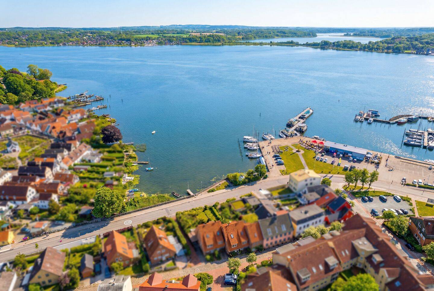 Wasserblick auf allen Ebenen: Modernes Split-Level-Reihenhaus in Traumlage direkt an der Schlei!, 24837 Schleswig