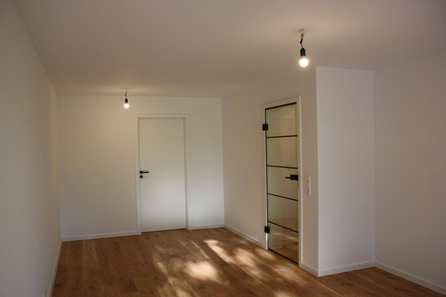 Erstbezug in Hoheneck: 2 Balkone in hochwertig sanierter 2-Zimmer-Wohnung mit Tiefgarage, 71642 Ludwigsburg
