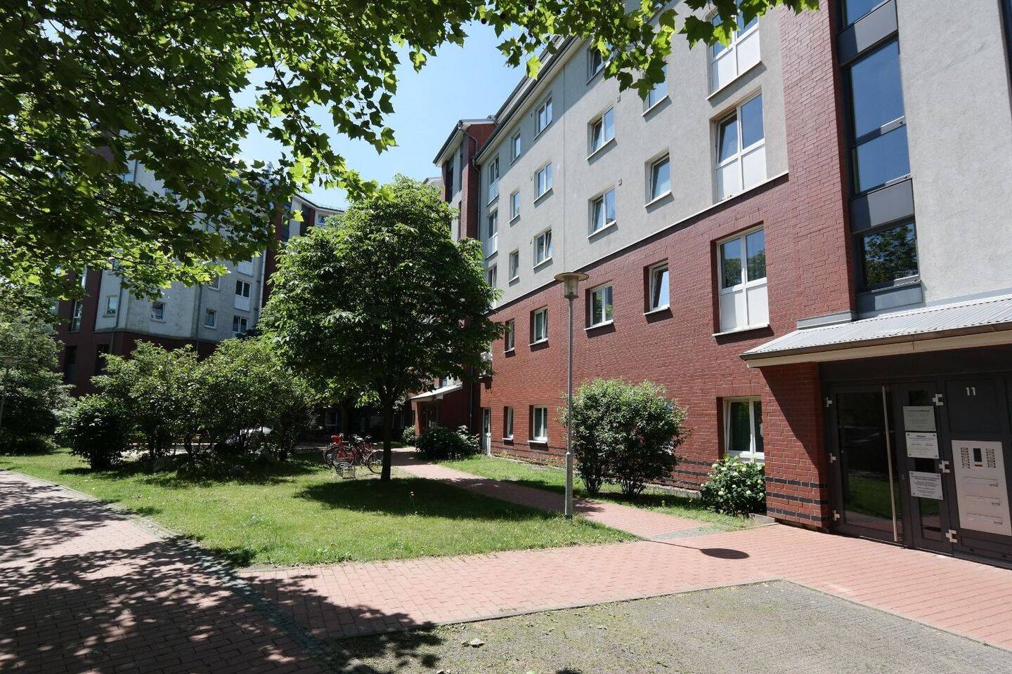 Charmante 2-Zimmer-Wohnung mit Balkon, 12685 Berlin (Marzahn-Hellersdorf Marzahn)