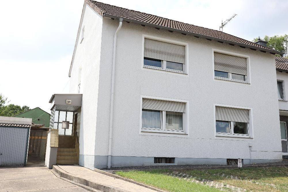 Zweifamilienhaus (Doppelhaushälfte) mit Entwicklungspotential in ruhige Lage!, 59192 Bergkamen