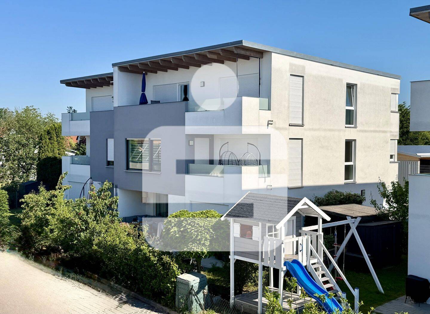 Schlagen Sie zwei Fliegen mit einer Klappe! Hochwertige EG-Wohnung inklusive Mieter in Schwandorf, 92421 Schwandorf