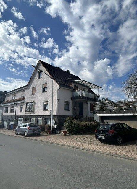 2- FH mit 4 Garagen, 2 Terrassen, Balkon und schönem Garten in Haiger-Allendorf gelegen, 35708 Haiger