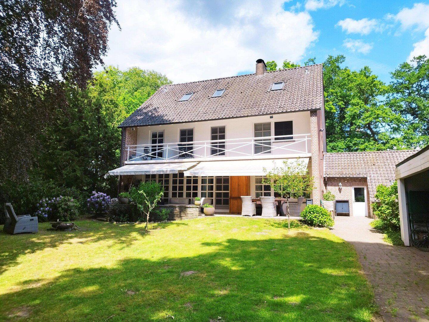 Stilvolles Einfamilienhaus in Oberneuland, 28355 Bremen (Oberneuland)