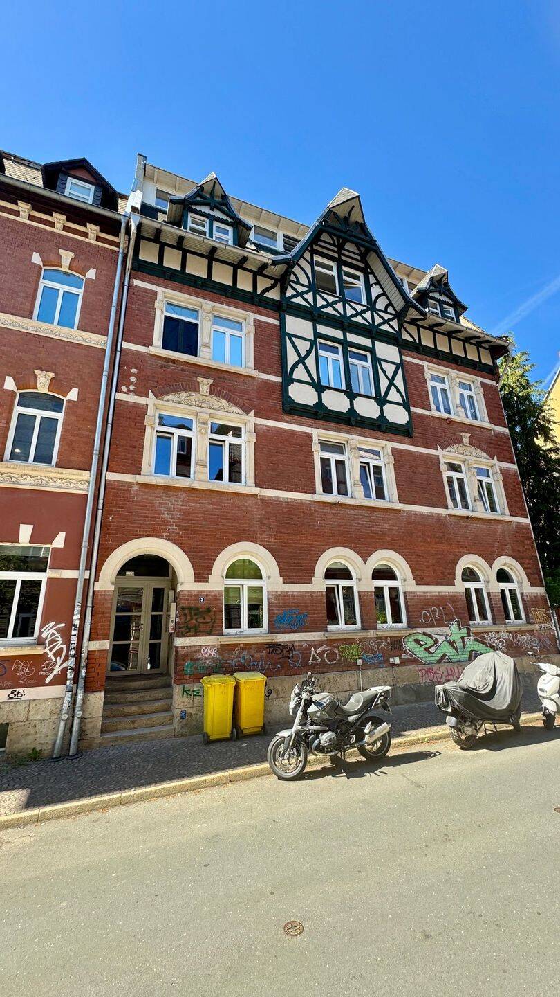 Bezugsfreie und renovierte 4-Zimmer-Altbauwohnung mit Balkon, 7743 Jena