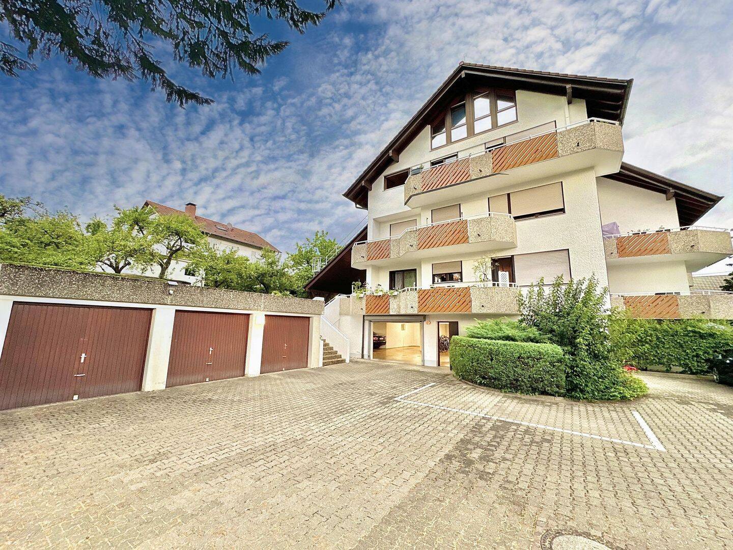 Wohnen wie im eigenen Haus – 128 m² Maisonette mit Balkon, Kamin & Garage, 78247 Hilzingen