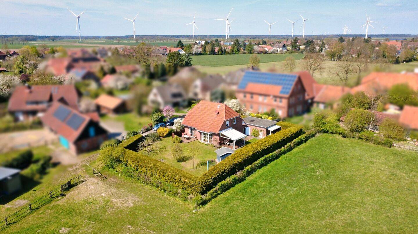 Einfamilienhaus in unverbaubarer Feldrandlage von NRÜ-Amedorf, 31535 Neustadt am Rübenberge