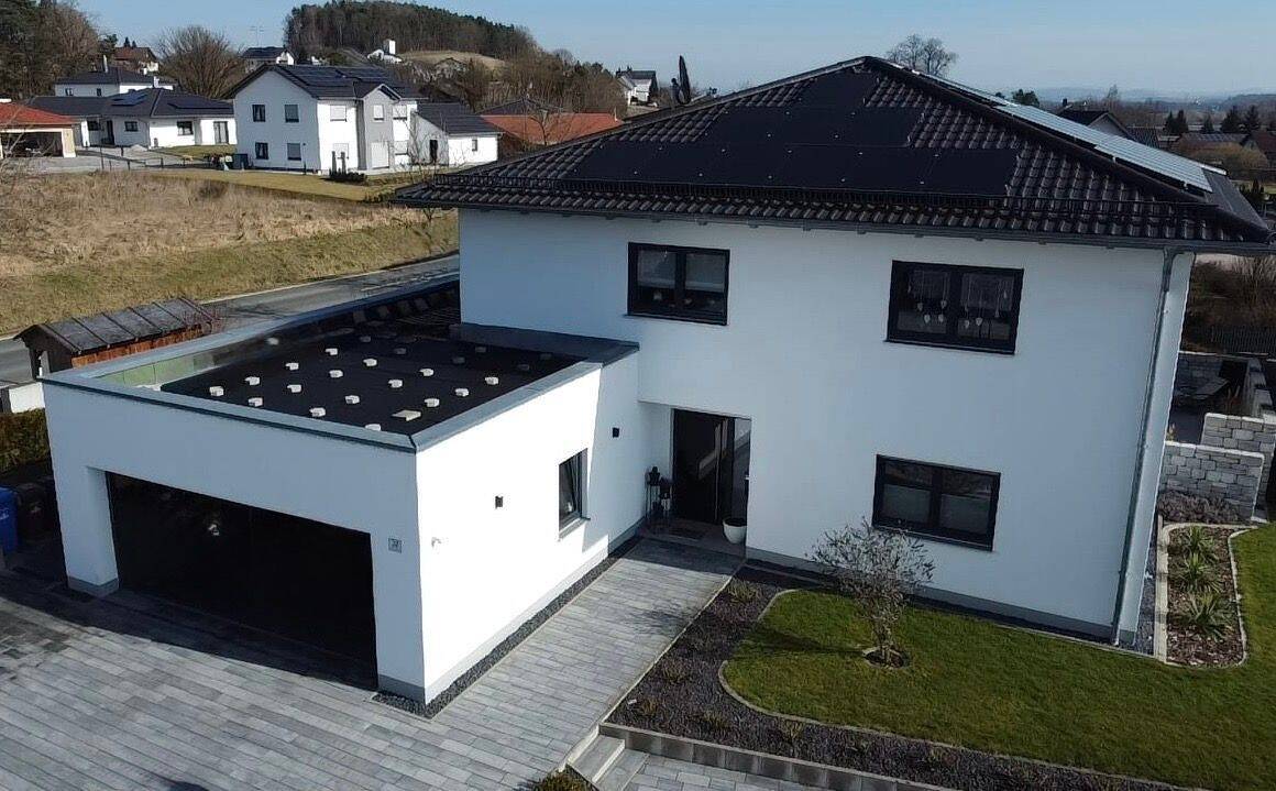 Neubau Modernes Einfamilienhaus mit Einliegerwohnung, Erdwärme, PV-Anlage und Smart Home in Pösing, 93483 Pösing