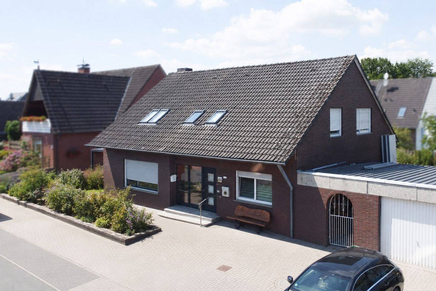 Ihr neues Zuhause in Greven-Reckenfeld: Zweifamilienhaus mit Garage, Garten und Mieteinnahmen, 48268 Greven