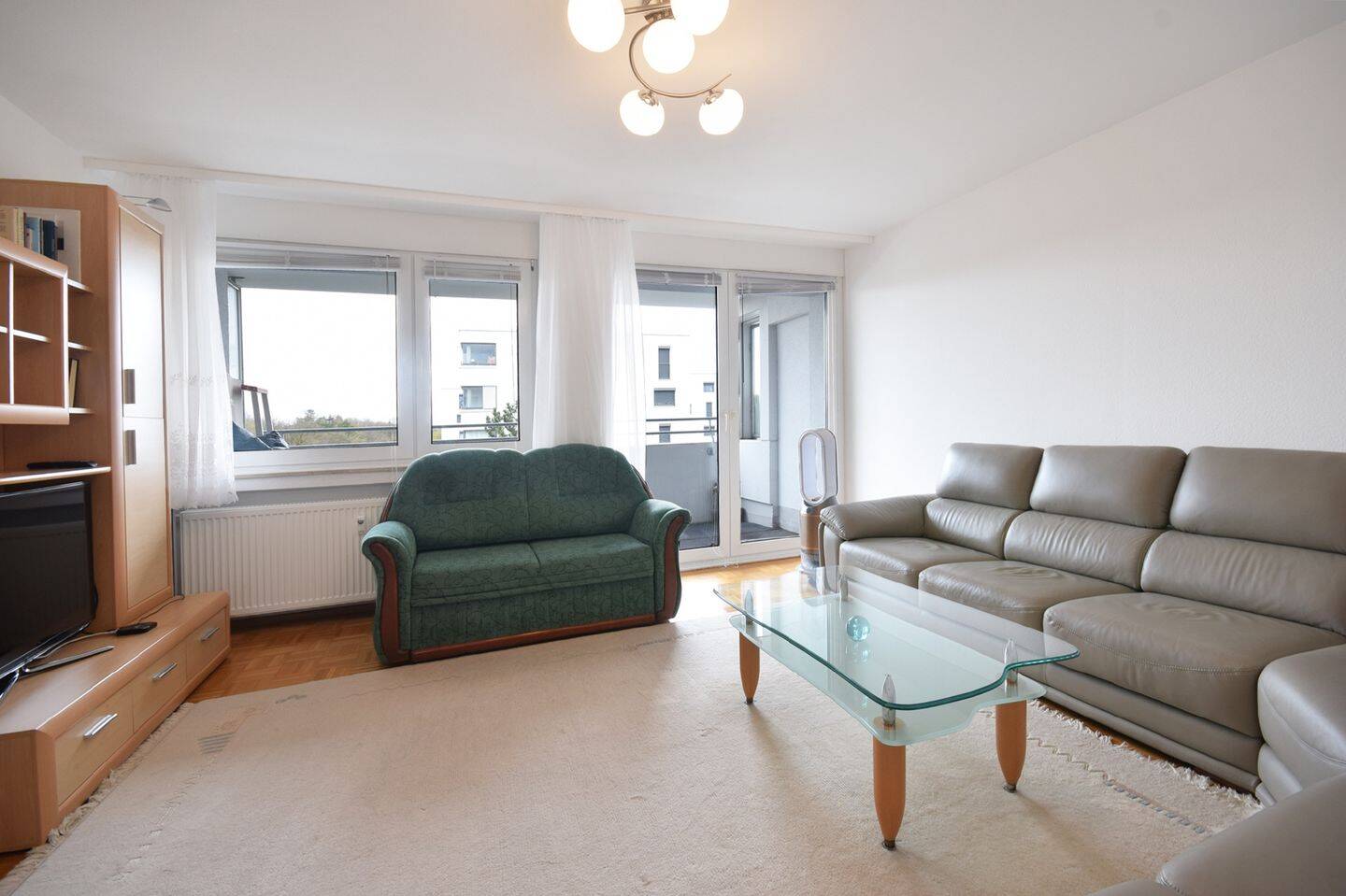 AIGNER – Vermiete 2,5-Zimmer-Wohnung mit geräumigen West-Balkon am Hachinger Bach, 81735 München (Berg am Laim Ramersdorf-Perlach Trudering-Riem)