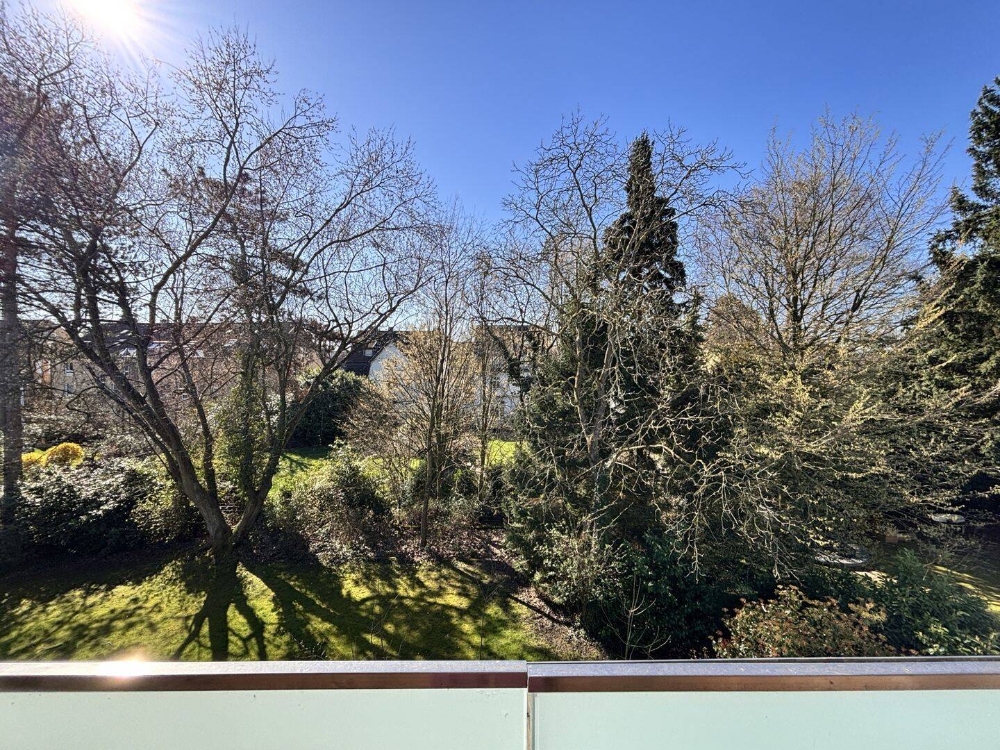 Ruhig gelegene Etagenwohnung mit großem, sonnigen Südbalkon., 40489 Düsseldorf (Angermund Kaiserswerth Kalkum Lohausen Wittlaer)