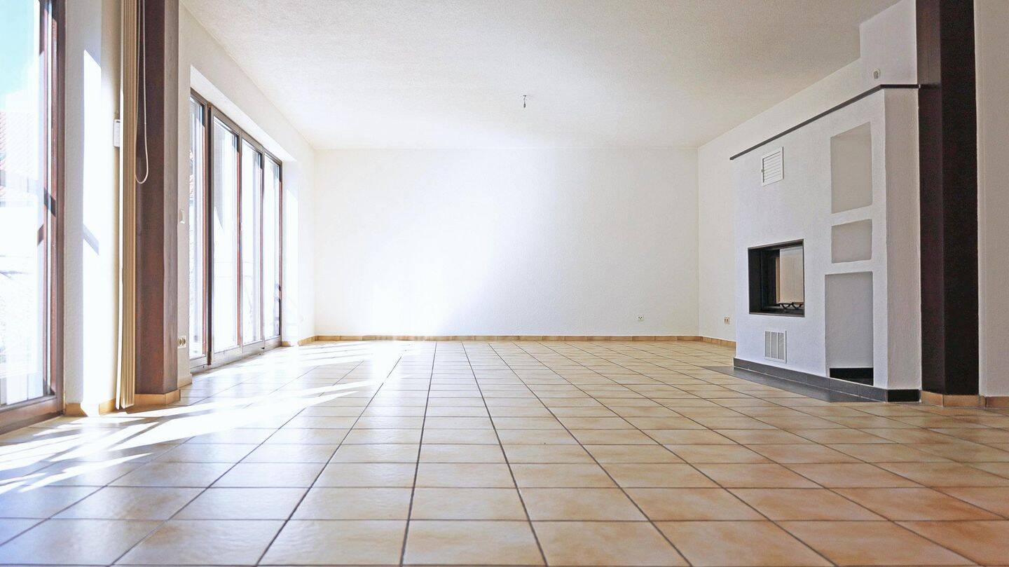 Sonnige und großzügige Wohnung mit Blick ins Grüne, 75196 Remchingen