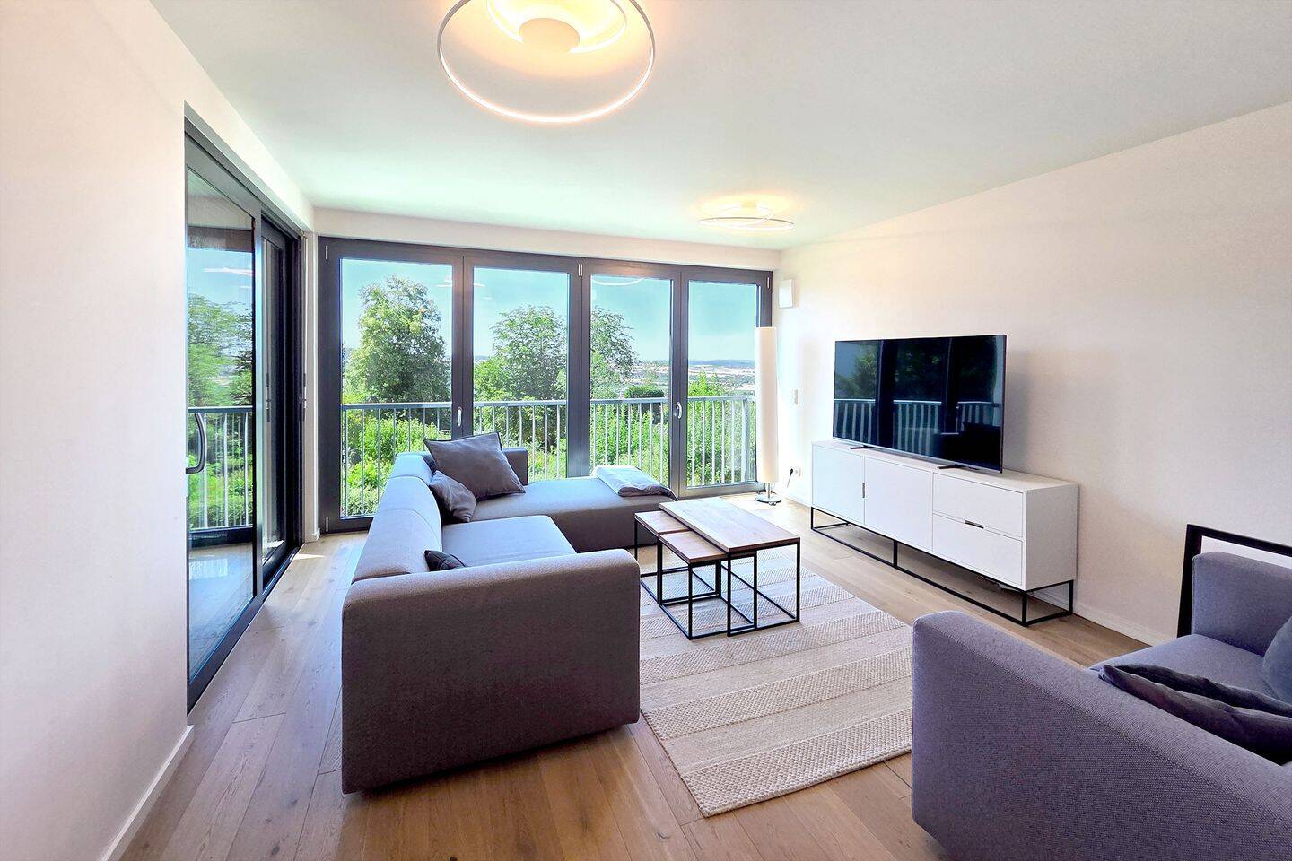 Wohnen in Bestlage: Maisonettewohnung mit Haus-Feeling, Aussicht und großem Garten, 70839 Gerlingen