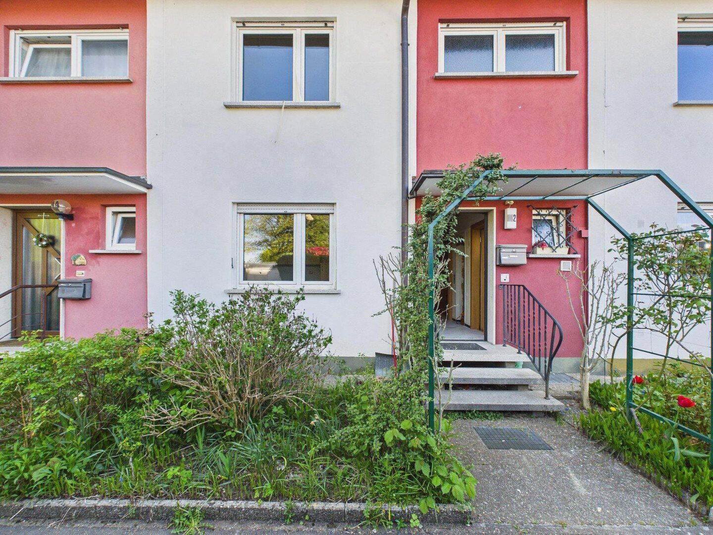 Edles Reihenmittelhaus in gepflegter Umgebung, 90471 Nürnberg (Dutzendteich Langwasser Neuselsbrunn Stadion Zollhaus)