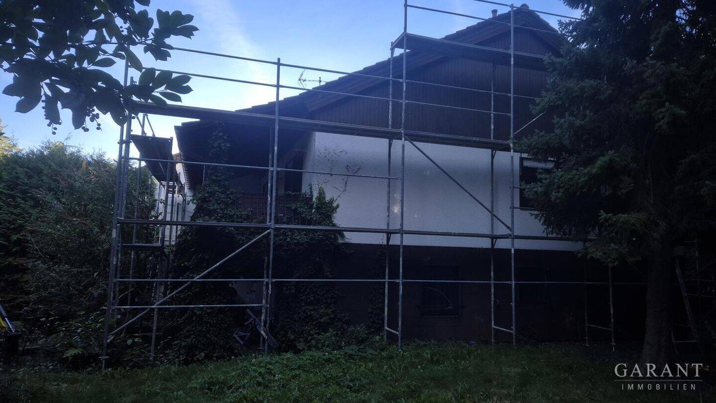 Doppelhaushälfte mit durchdachter Zwei-Ebenen-Aufteilung, 76332 Bad Herrenalb