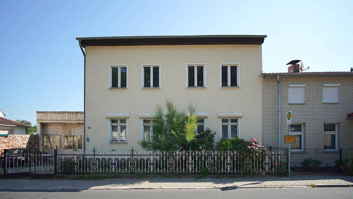Einfamilienhaus mit etwa 200 m² großer Halle und Werkstatt in Struwenberg mit Bahnanbindung, 16248 Hohenfinow