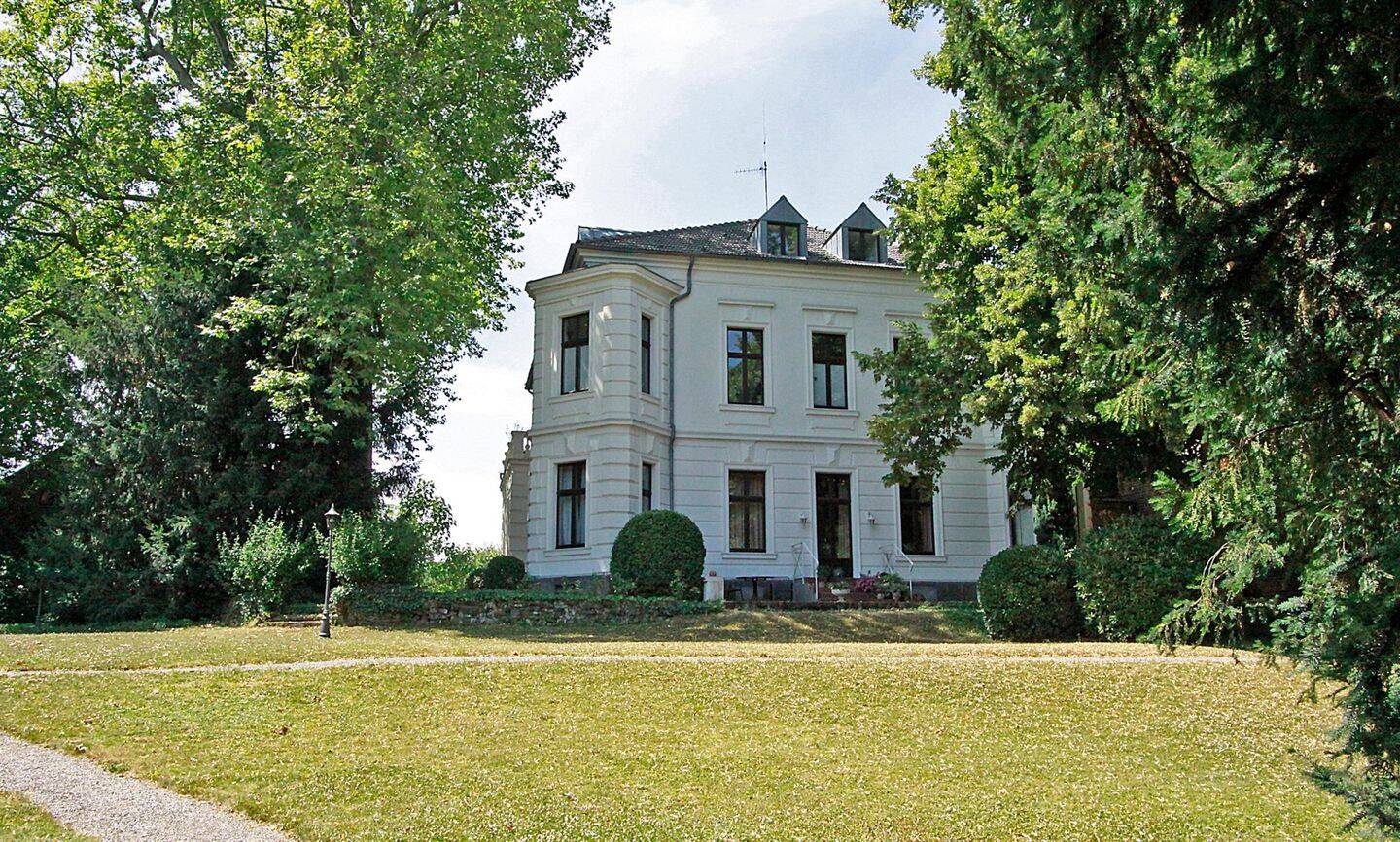 Stilvoll wohnen in denkmalgeschützter Hofanlage, 53332 Bornheim