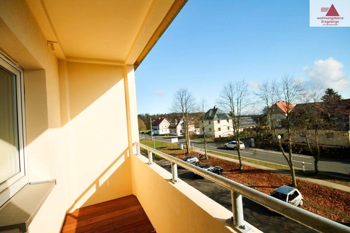 Lebensqualität in Klingenberg – 2-Raum-Wohnung mit Balkon, 1774 Klingenberg