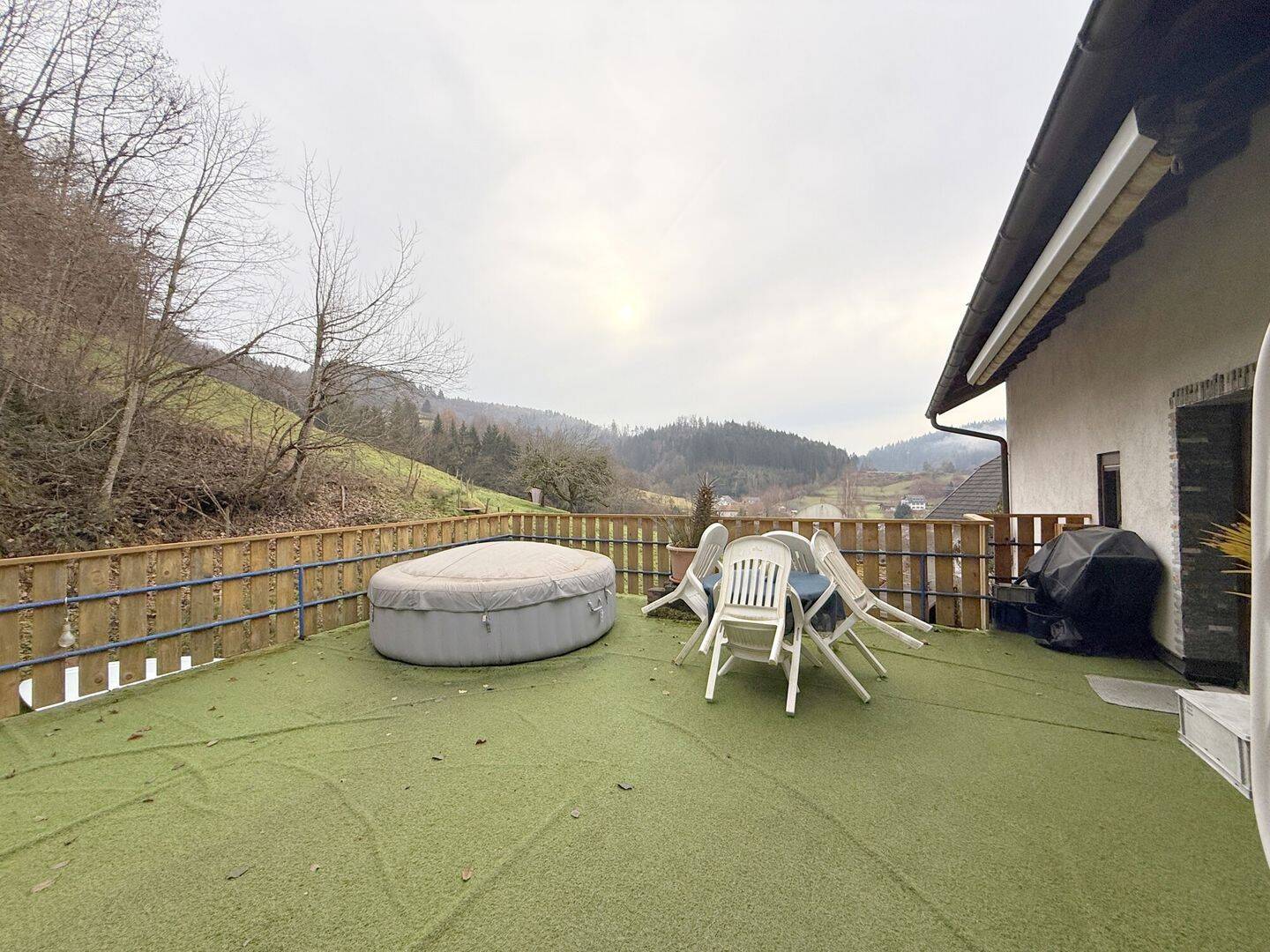 Zweifamilienhaus in ruhiger Lage mit Bergblick und Sonnenterrasse, 79692 Kleines Wiesental