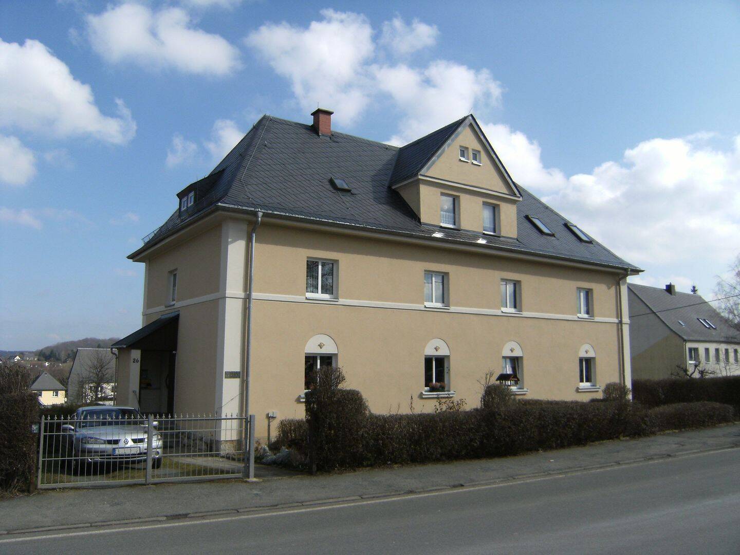 2-Raum-Wohnung in Randlage mit Gartenanteil, 7907 Schleiz