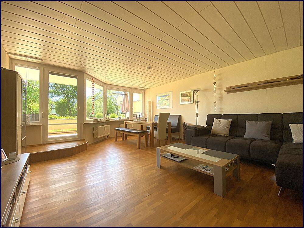 Ruhig, hell & geräumig: stilvolle Erdgeschosswohnung mit sonnigem Terrassenbalkon!, 92224 Amberg