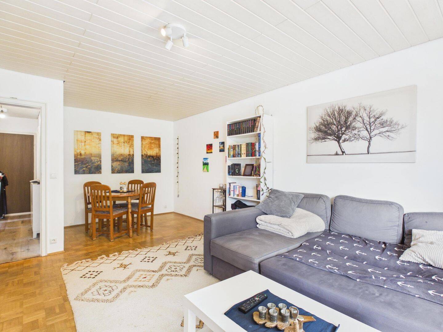 Gepflegte 3 Zimmer Wohnung mit Balkon in begehrter Lage von München Bogenhausen, 81927 München (Bogenhausen)