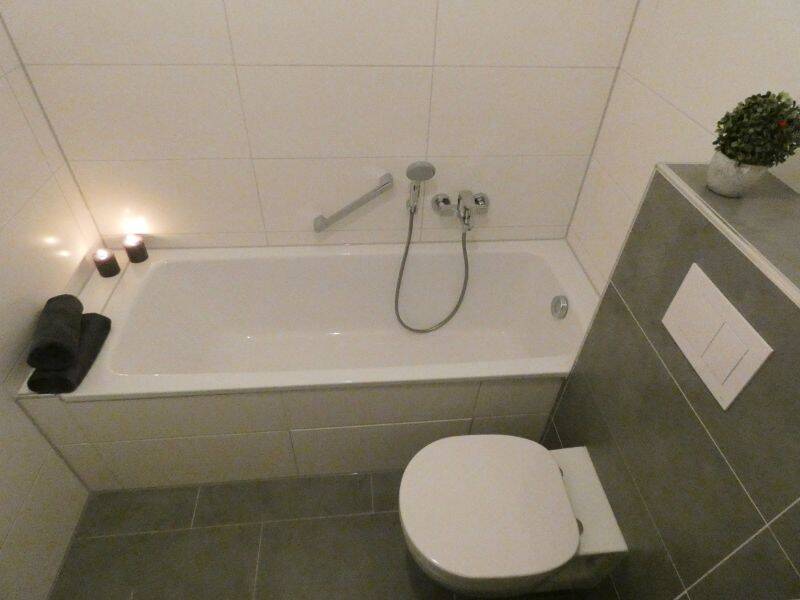 ** Modernisierte 3-Zi-Wohnung mit Balkon in Nähe des Uniklinikums **, 45147 Essen (Frohnhausen Holsterhausen Rüttenscheid)
