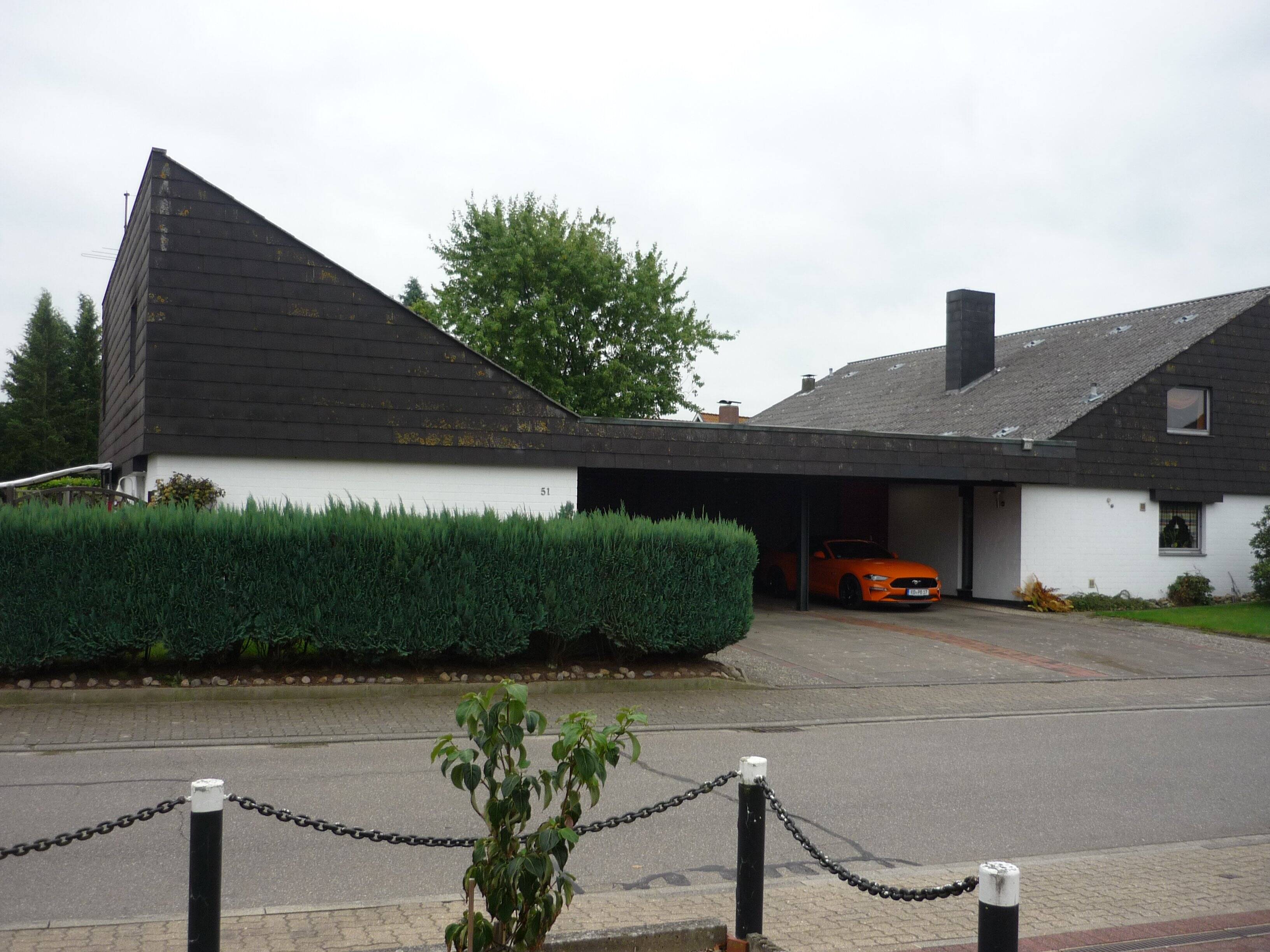 Architektenhaus:- Lofthaus, aufgeteilt in zwei Blöcke : Links Mietwohnungen 165m², rechts Hauptwohnung 205 m² in Osterrönfeld, 24783 Osterrönfeld