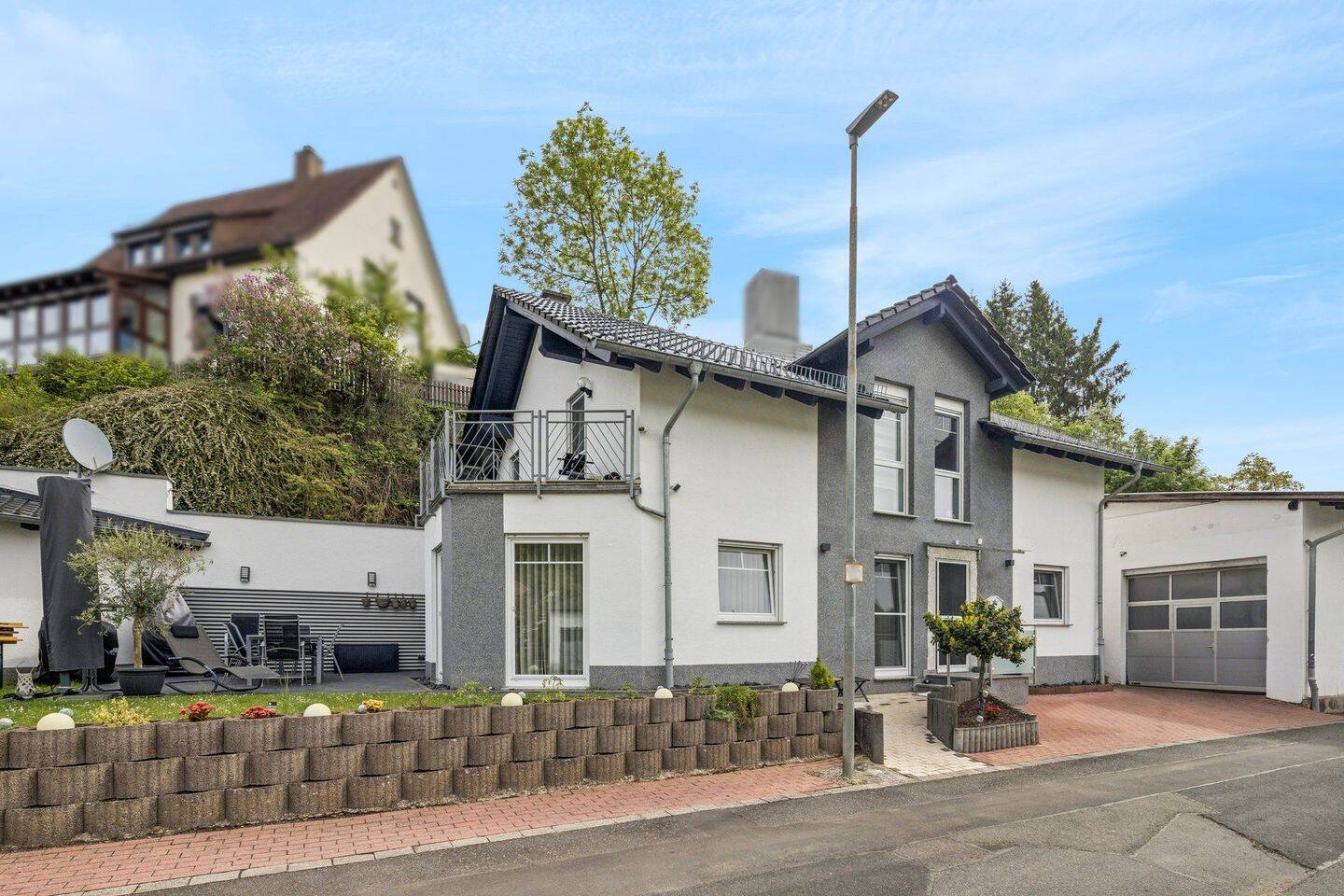 Neuwertiges Einfamilienhaus mit Halle in Aßlar-Bechlingen, 35614 Aßlar