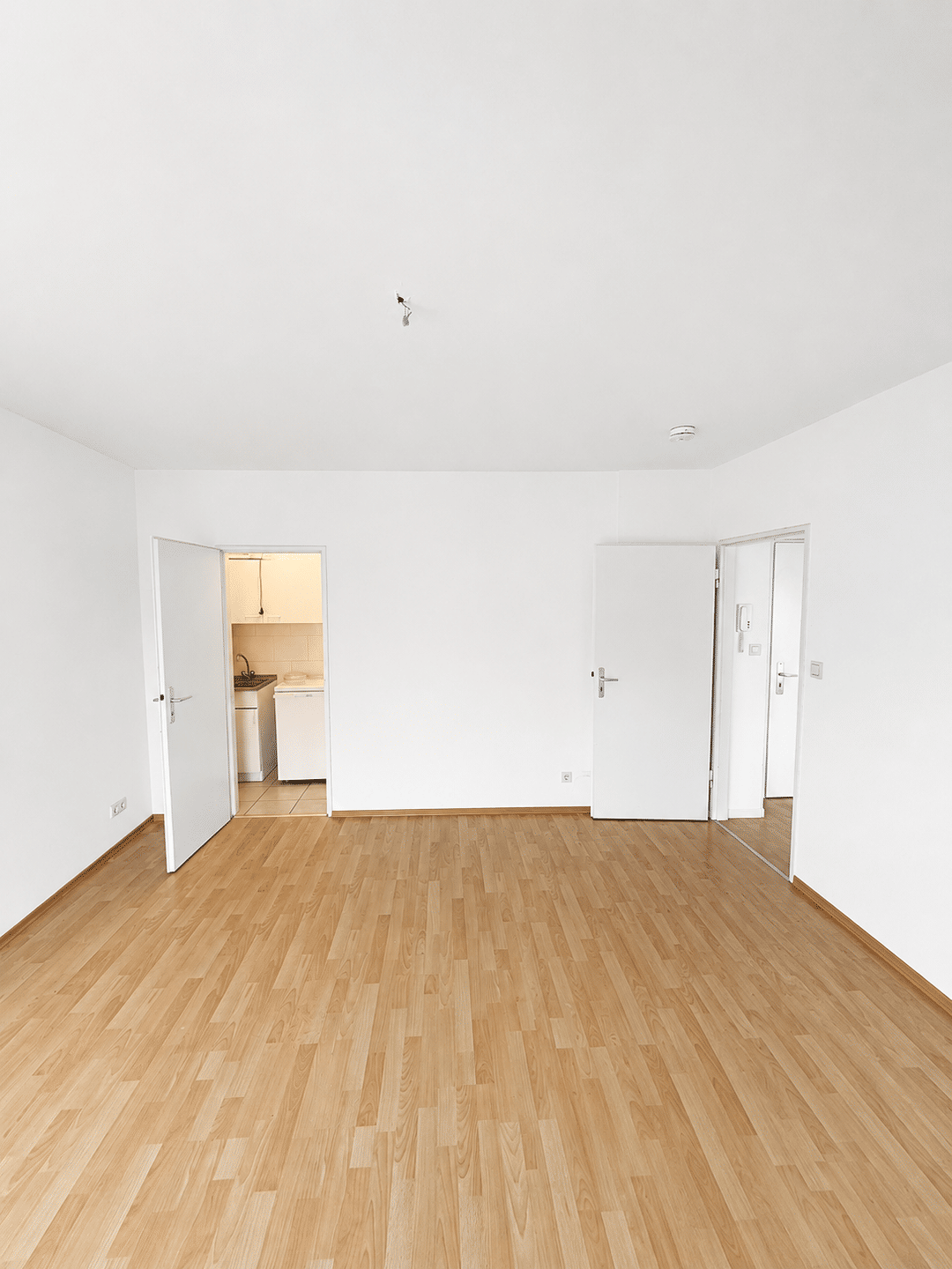 NORDEND helle 1-ZW , Laminatboden, noch zum 01. Juli frei!, 60316 Frankfurt am Main (Nordend-Ost Nordend-West Ostend)