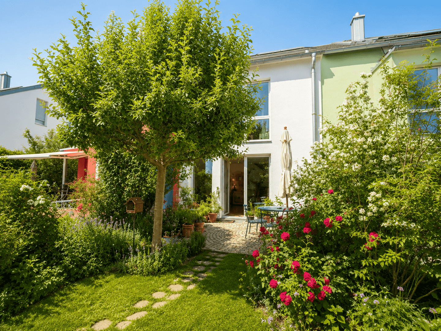 Einziehen und wohlfühlen: Modernes Reihenmittelhaus mit Garten in begehrter Wohnlage, 85221 Dachau