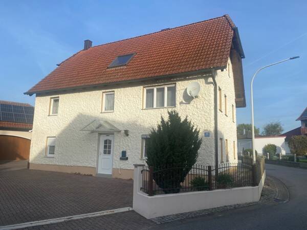Renovierungsbedürftiges Einfamilienhaus in Abensberg – Pullach, 93326 Abensberg