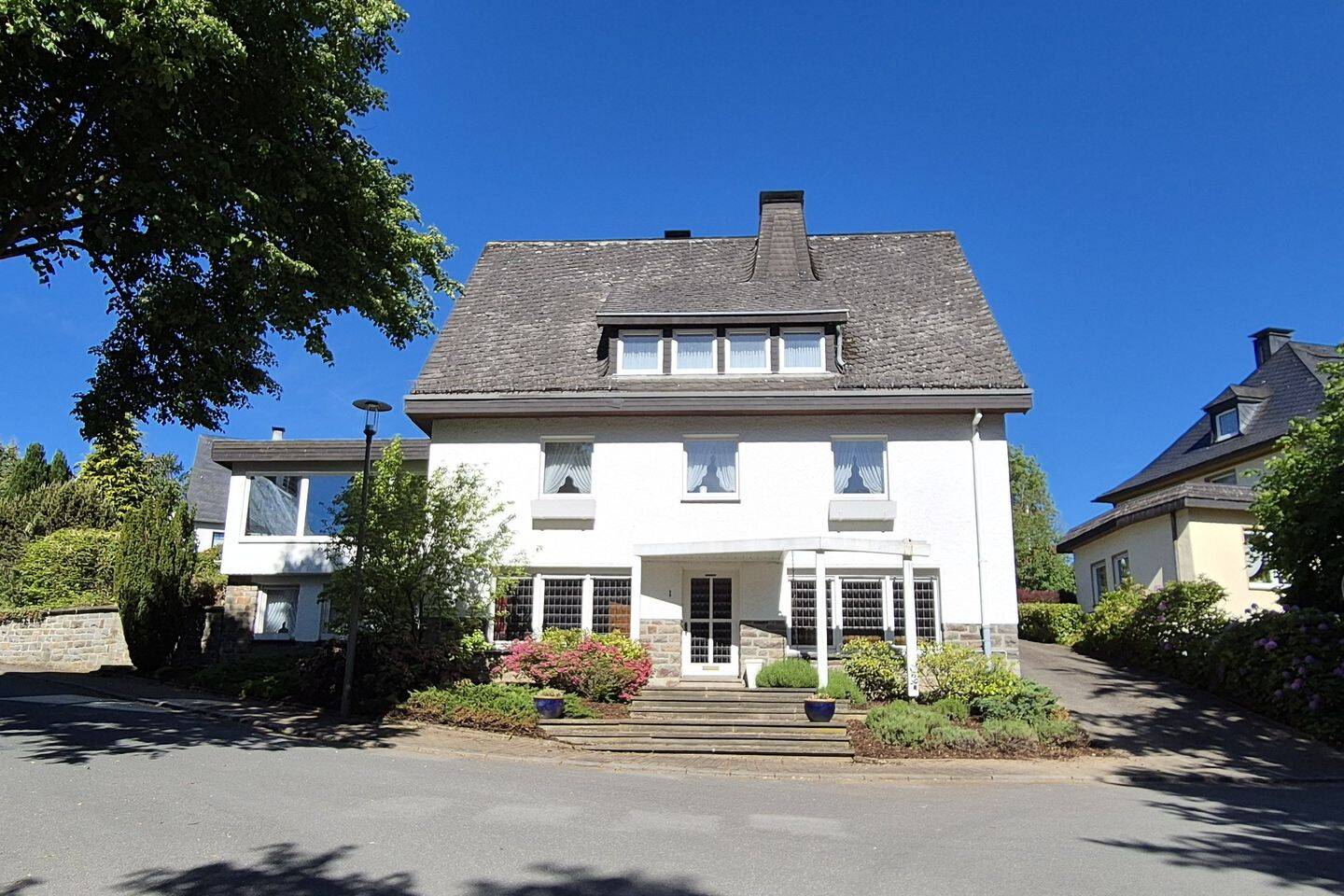 Ein Familienhaus mit viel Platz und großem Garten, 59889 Eslohe (Sauerland)