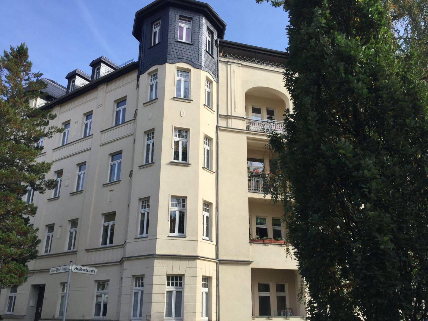 Erstbezug Schlosschemnitz- sanierte 4-Zimmer Wohnung, Balkon, Glasdusch, Erker, nähe Klinikum -Bushaltestelle vor der Türe, 9113 Chemnitz