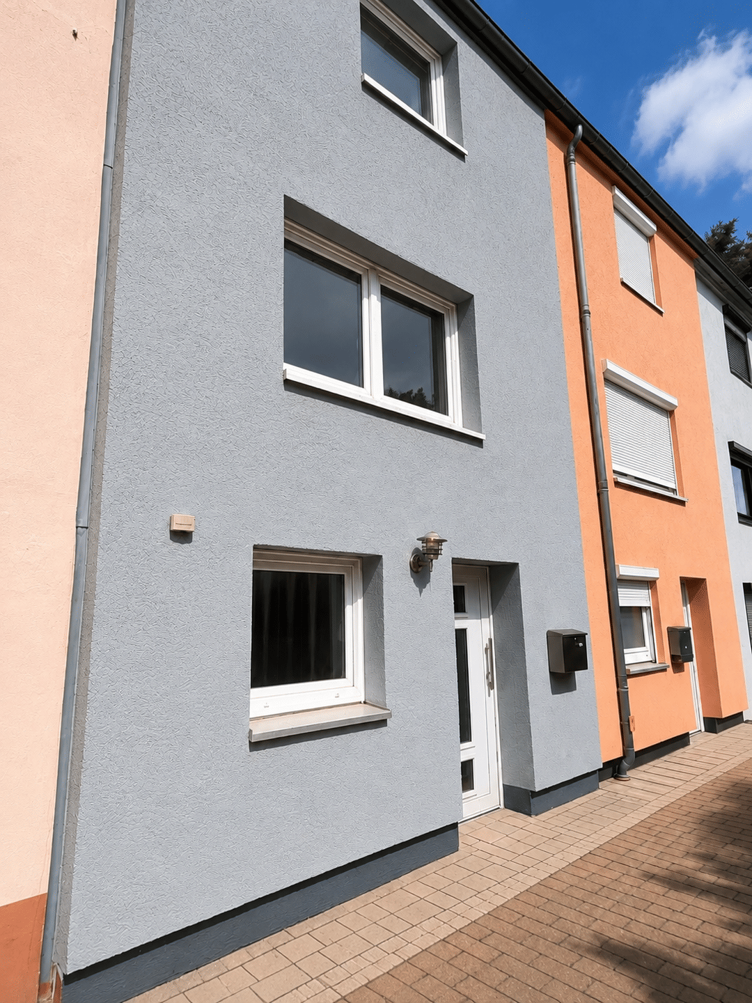 Umfassend saniertes Reihenmittelhaus mit Garten in Bremen Walle(Westend), 28217 Bremen (Handelshäfen Steffensweg Utbremen Westend)