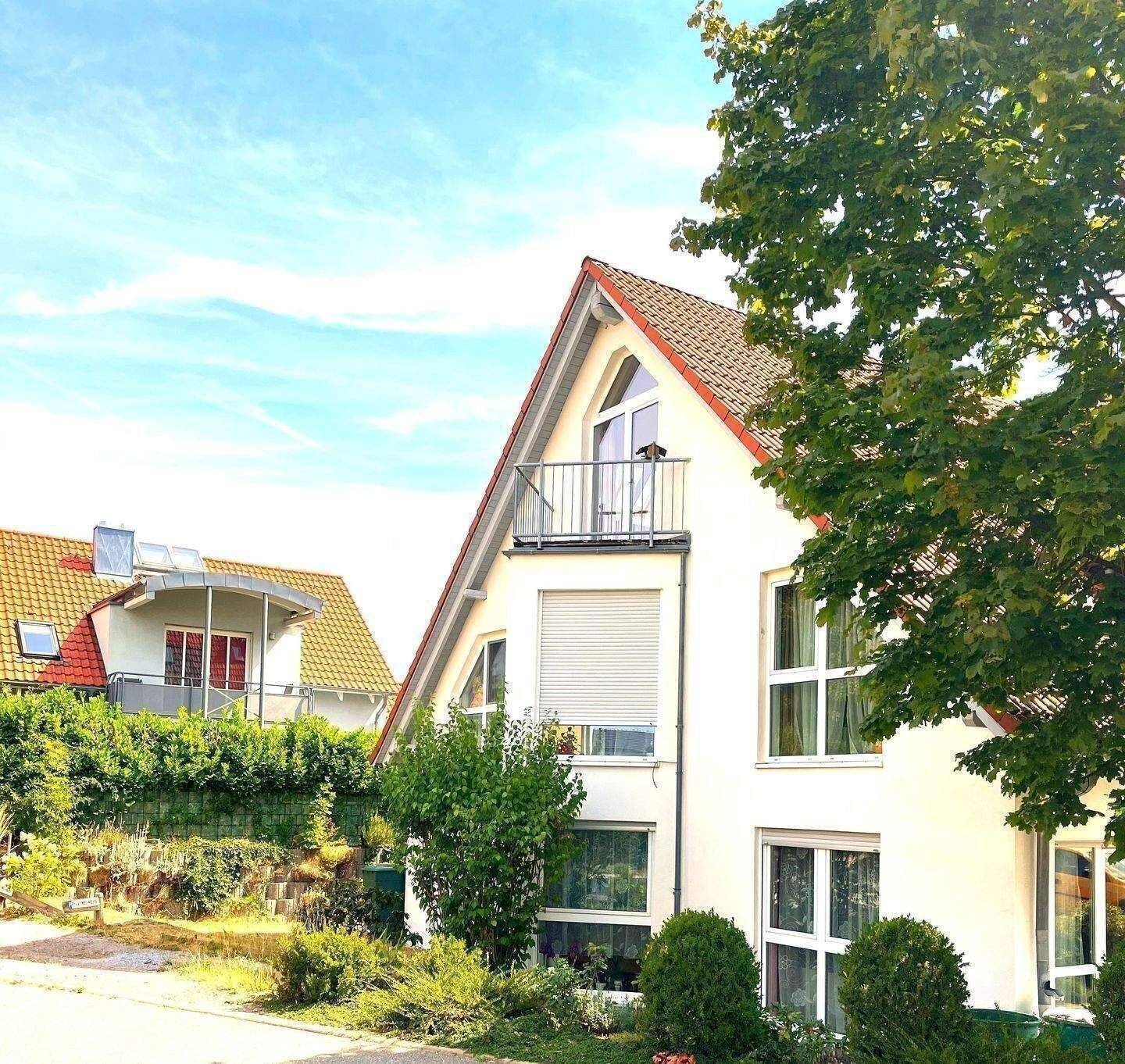 NEU RENOVIERT / TOP LAGE / GROSSE TERRASSE MIT EIGENEN GARTEN / KLEINES MEHRFAMILIENHAUS, 1665 Klipphausen