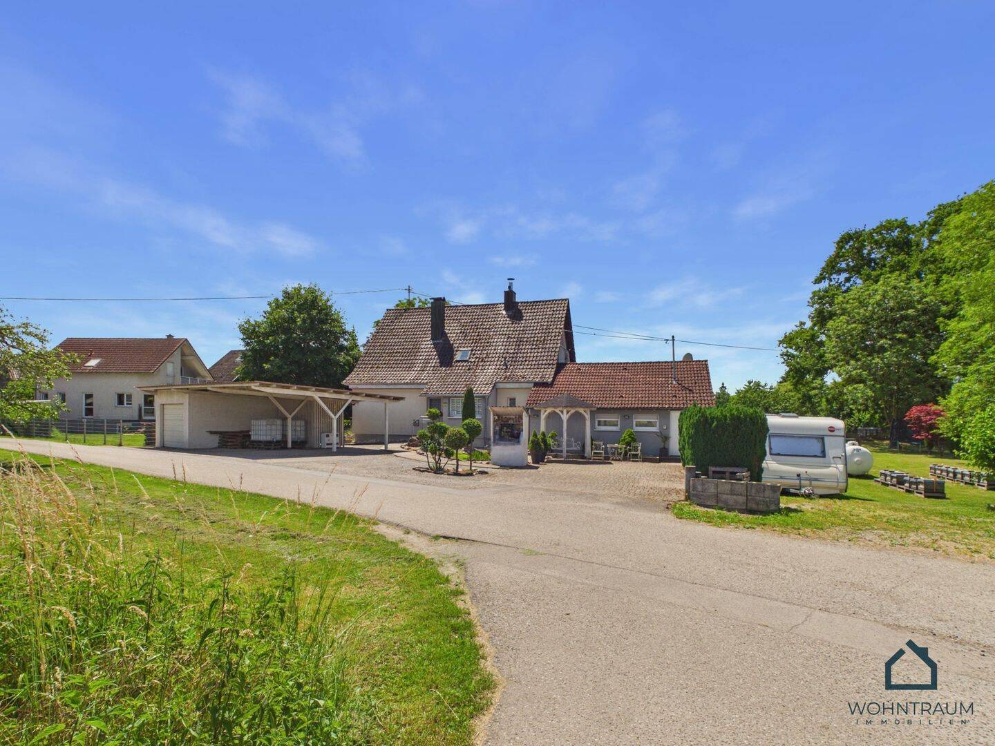 Seltene Gelegenheit: Zweifamilienhaus mit Ferienwohnung, Pool & 1.961 m² Grundstück, 77963 Schwanau