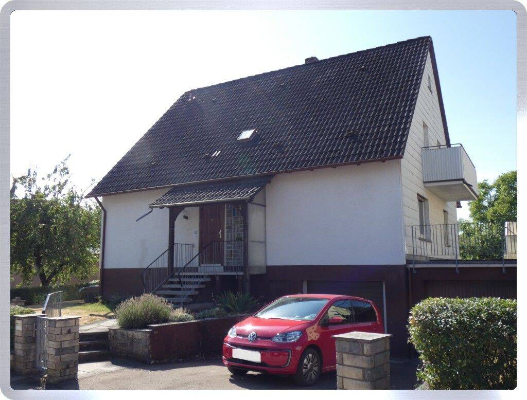Charmantes Wohnhaus mit viel Potenzial – Ein- oder Zweifamilienhaus mit Photovoltaikanlage und zwei Garagen, 91555 Feuchtwangen