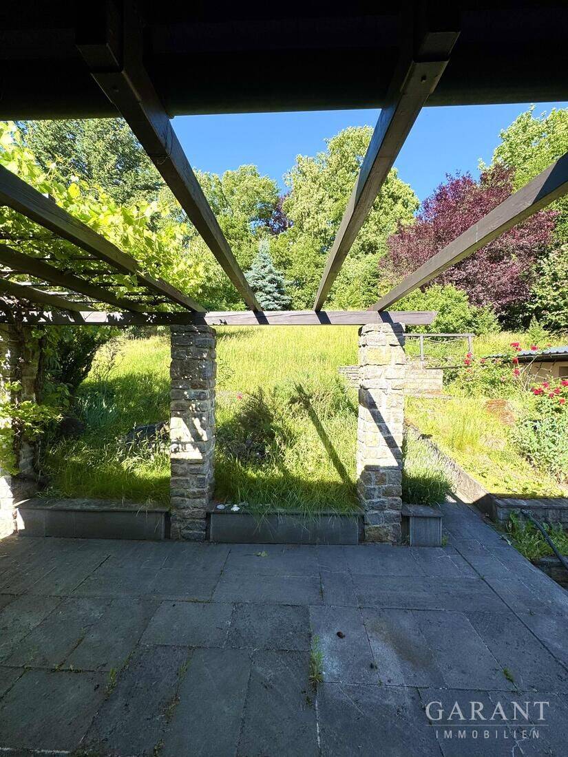 Großzügig wohnen, clever finanzieren – Idyllisches Zweifamilienhaus, 91413 Neustadt a.d. Aisch